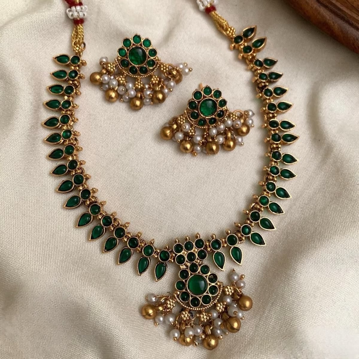 Kemp Elegnace Super Green Necklace Set